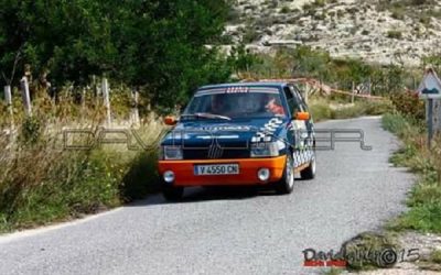 Los hermanos Azorín, con su Fiat Uno
