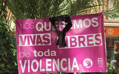 Concentración en contra de la violencia machista en Sax