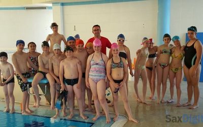 Educación física en las piscinas municipales