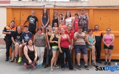 Segundo contenedor lleno de tapones, Ayuda para Ian