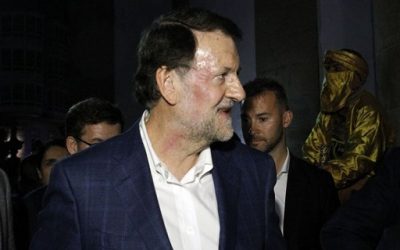 Rajoy, agredido por un joven durante un paseo electoral en Pontevedra