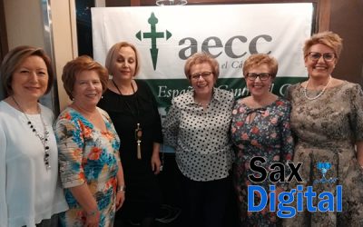 La AECC de Sax celebra con éxito su cena de convivencia