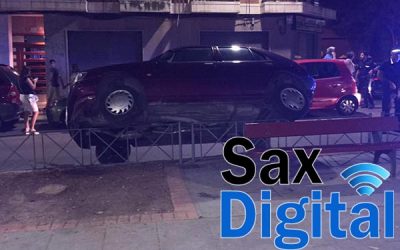 Aparatoso accidente en el centro de Petrer