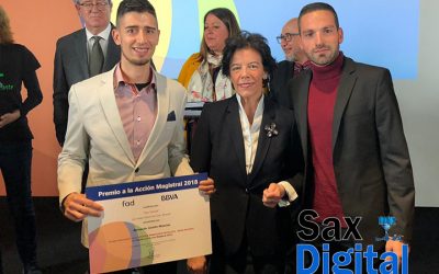La ministra Isabel Celáa entrega el premio Acción Magistral al Colegio Alberto Sols de Sax