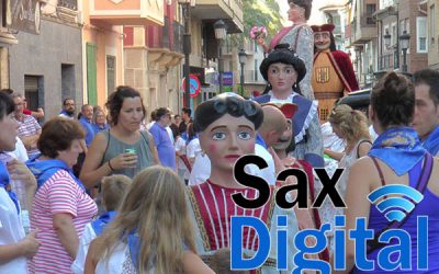 Cardona llenó Sax de fiesta, con los Gigantes y Cabezudos