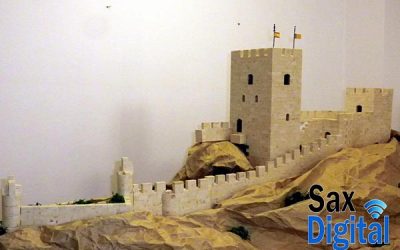 Impresionante reproducción del Castillo de Sax con piezas de Exin Castillos.