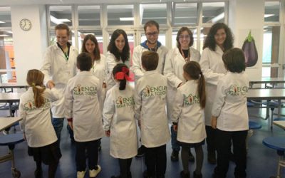 La AECC acerca la investigación a los colegios a través del programa “Ciencia para todos”