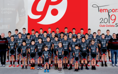 El Club Ciclista Sax presenta sus equipos base de Junior, Cadete, Escuela, el equipo Elite-Sub23, y el de Féminas de la Fundación Benicadell