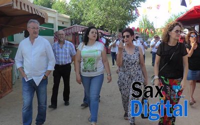 La Feria del Comercio se convierte en el mejor escaparate para las tiendas y asociaciones de Sax