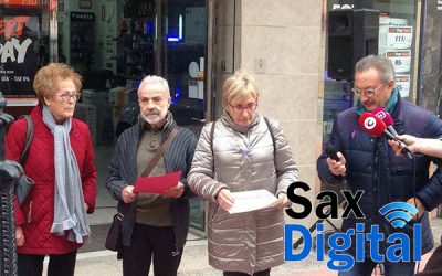 La lucha contra la violencia de género se cita cada mes en Sax, ahora los sábados
