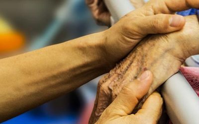 12 de mayo, Enfermería y Fibromialgia comparten fecha para visibilizar el arte de acompañar y la lucha contra el dolor invisible