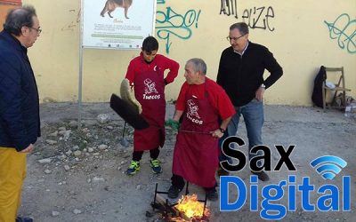 Primer domingo de noviembre, la devoción y las gachamigas llenaron Sax de fiesta