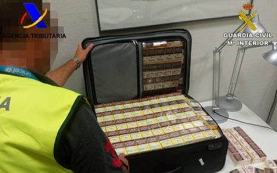 La Guardia Civil y la Agencia Tributaria incautan en el aeropuerto de Alicante-Elche más de 5.000 cajetillas de tabaco en la última semana