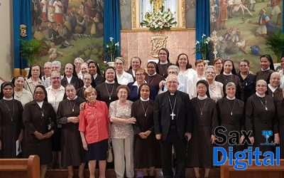 Las Carmelitas de Sax abren la celebración de su primer centenario con la visita del Obispo