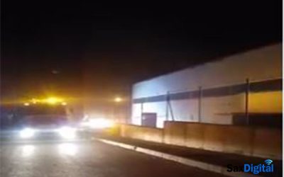 Una empresa arde a raíz de una inyectora
