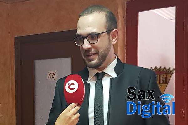 Aspè comenzó sus fiestas con el himno a la fiesta dirigido por el sajeño Juan Pedro Bernabé