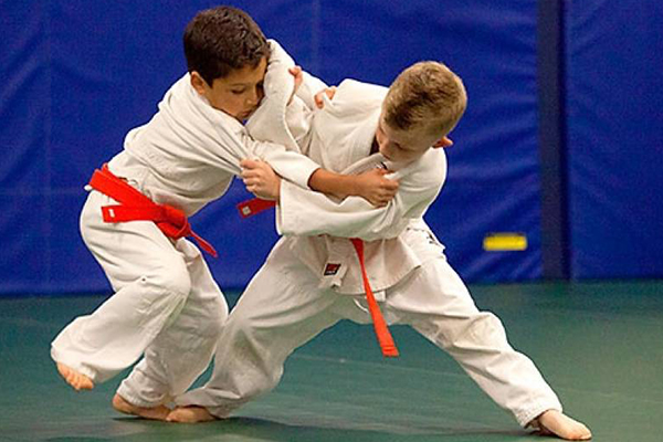 El Judo Club Sax retoma su actividad en el Colegio Cristóbal Colón arrancando la temporada 21/22