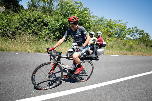 Martín Gil sigue haciendo gala de su enorme talento sobre la bicicleta