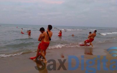 Más de 160 candidatos a vigilar y socorrer playas de la provincia de Alicante serán examinados por Cruz Roja el próximo sábado en Guardamar