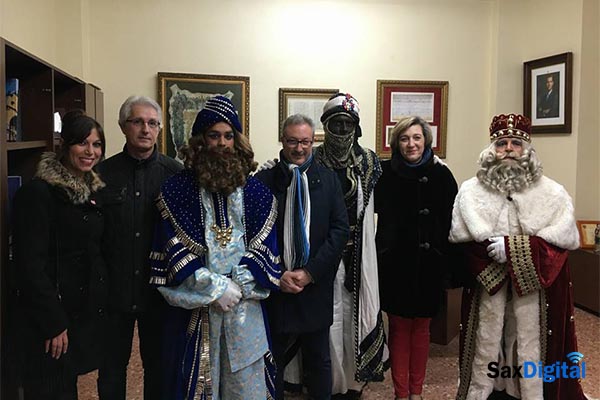 Sax dió la bienvenida a los Magos de Oriente