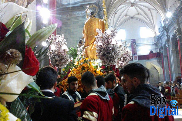 San Blas celebró su día abrazando a su pueblo.