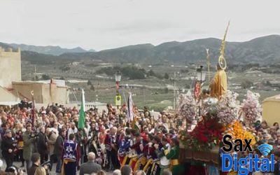 Con las «vueltecicas» y el Himno Nacional, Sax despide a su Patrón.