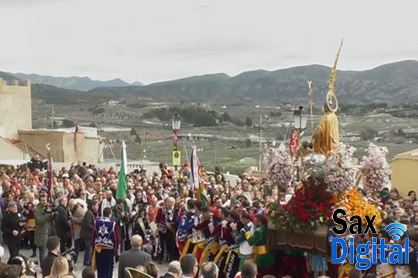 Con las «vueltecicas» y el Himno Nacional, Sax despide a su Patrón.