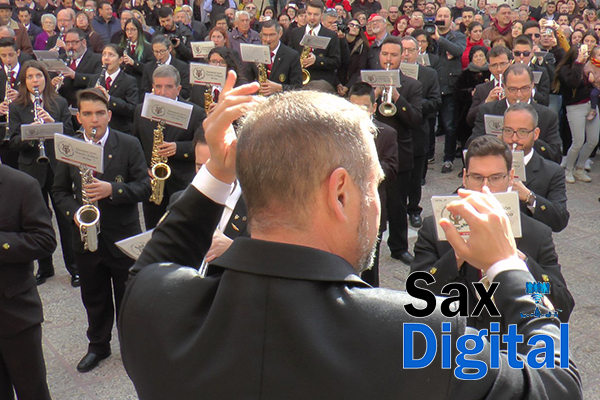 Los músicos de la Unión Musical de Sax viajan a Amposta