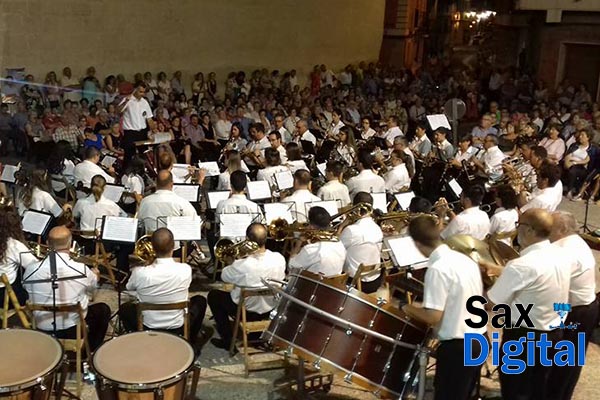 La Unión Musical de Sax comparte el Festival Virgen de los Frutos con la UM Algueñense