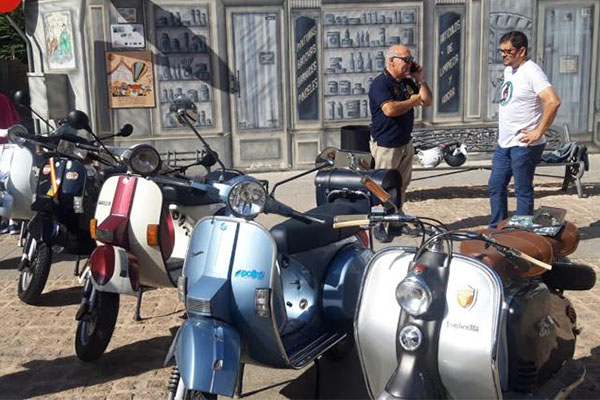 El primer encuentro de Vespas y Lambrettas, pasará por Sax