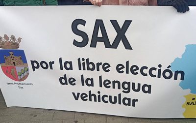 La comunidad educativa de Sax se manifestaba a favor de la libertad lingüística