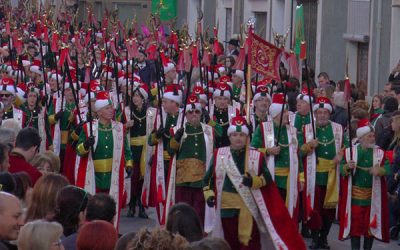 Desfile Centenario Turcos 1920-2020, “Sax se tiñe de rojo”