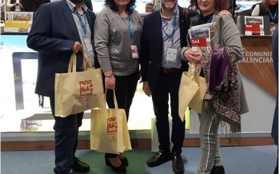 La población de Sax acude a FITUR un año más