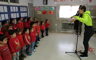 Una canción de Safree contra el bullying involucra a los alumnos sajeños