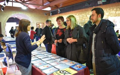 Inaugurada la feria “Orienta’t”, un escaparate de itinerarios académicos y salidas laborales para los escolares de Petrer