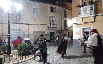 El castillo de Petrer, escenario de una demostración de esgrima histórica