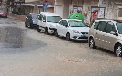 Una tormenta de granizo descarga en Sax
