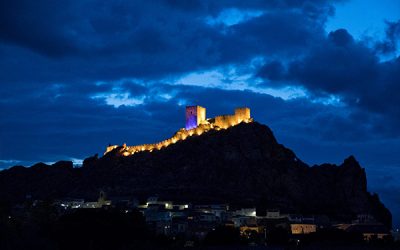 El toque de queda comienza, restringiéndose la movilidad nocturna entre las 00:00 y las 6:00 horas de la madrugada
