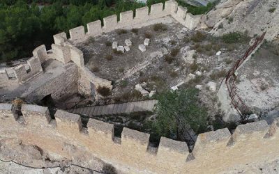 Las obras de mantenimiento en el Castillo de Sax, dejan al descubierto una nueva torre