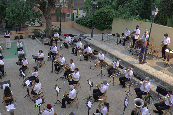 Los músicos de los Sones de Sax dan un paso al frente para enfrentarse al COVID-19