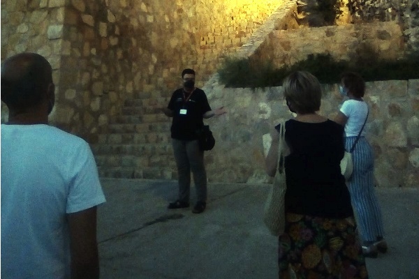 Alberto Ochoa realiza una ruta por las tres culturas en Villena