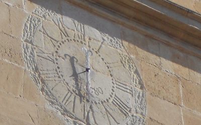 Grafitis en el campanario de la Parroquia de Sax: Pedro Navarro, maestro relojero de Villena