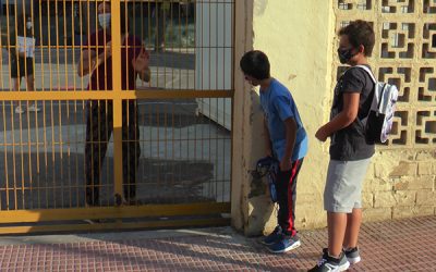 La vuelta al cole en Sax se balancea entre la ilusión y la incertidumbre