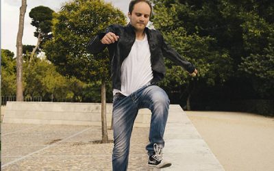 El Teatro Cervantes de Sax vuelve a subir el telón, con el actor sajeño Carlos Gaztea como protagonista