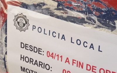 Vecinos de la zona centro de Sax protestan por la eliminación de espacios para estacionar