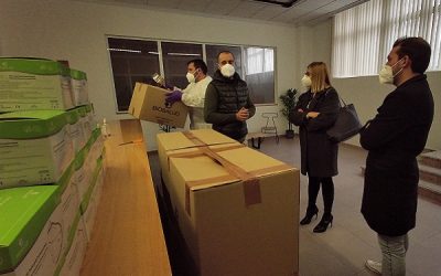 El Ayuntamiento repartirá 8.000 mascarillas reutilizables entre los escolares de Petrer donadas por la empresa local Biosalud