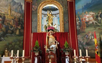 San Blas se traslada de su ermita a la iglesia parroquial y preside ya el altar mayor