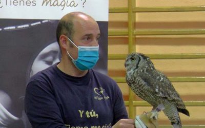 Magic Eagle realiza charlas medioambientales para acercar la naturaleza a las aulas