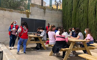 Cruz Roja de Sax imparte en los centros educativos el proyecto Si lo tienes claro, ¡elige!