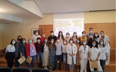 El Hospital de Elda rinde homenaje a los 24 residentes que finalizan la especialidad